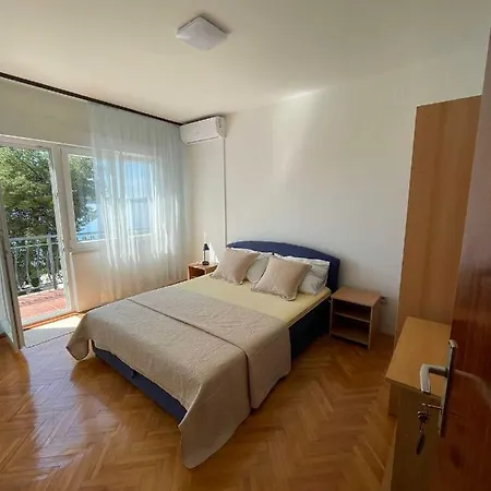 Apartments Edita Trogir Exterior photo