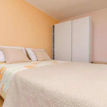 Apartments Edita Trogir Exterior photo