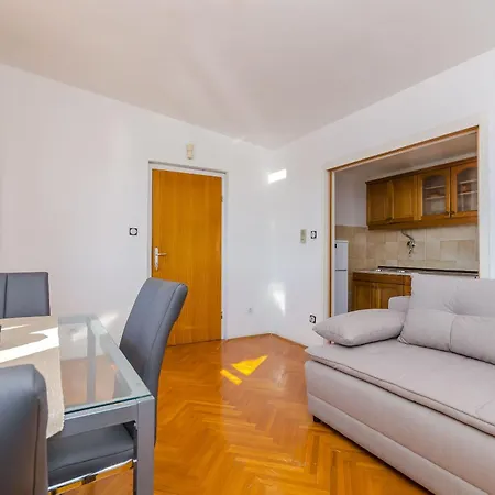 Apartments Edita Trogir Exterior photo