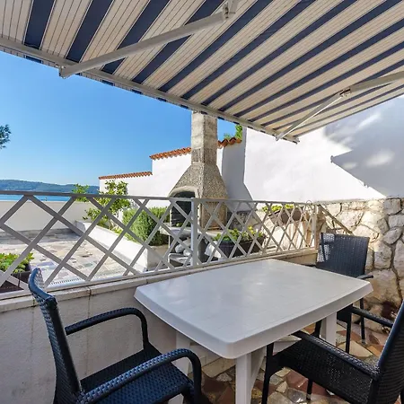 Apartments Edita Trogir Exterior photo