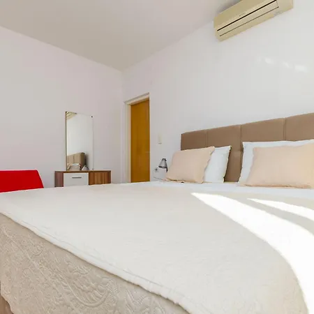 Apartments Edita Trogir Exterior photo